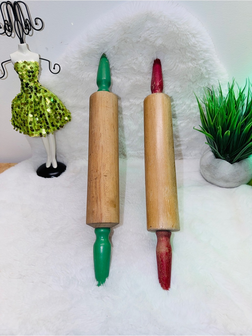 10 Inch Vintage Wooden Rolling Pins with Red and Green Handles  🥧